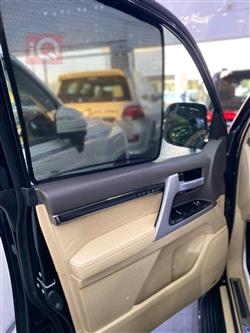 تۆیۆتا لاند کروزەر